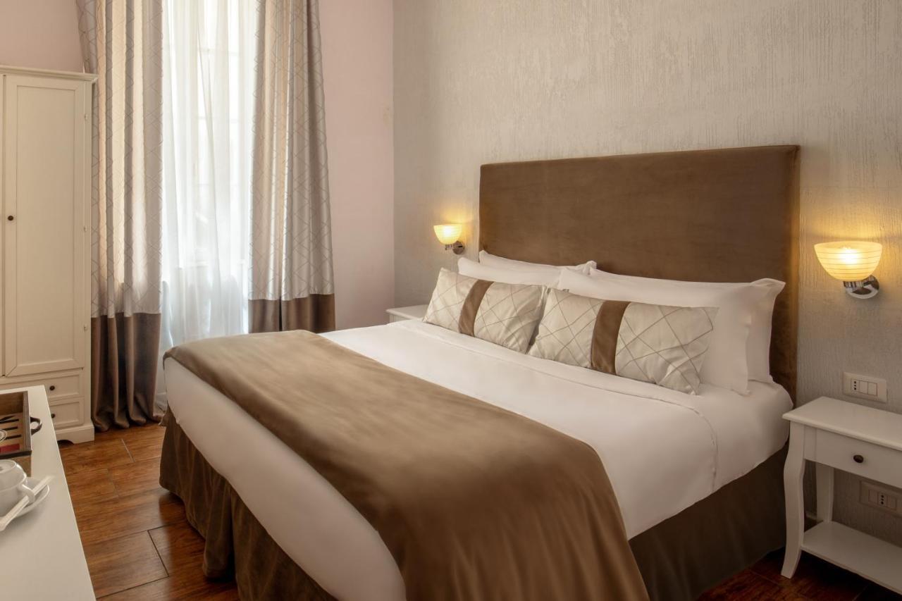 Guest house Juno Pantheon 2*