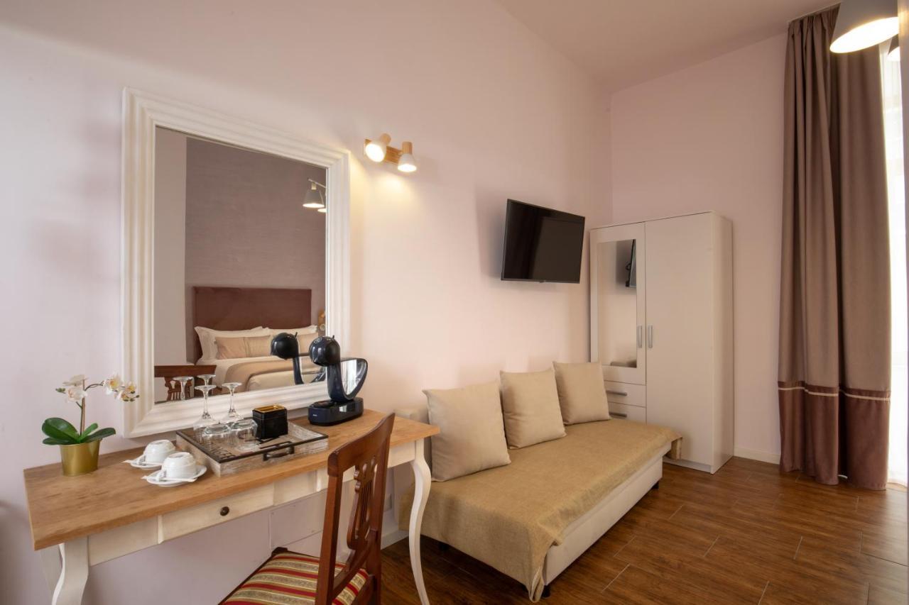 Juno Pantheon Guest house
